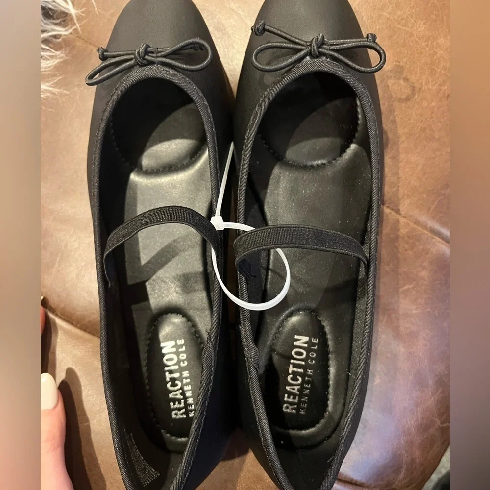NWOT Kenneth Cole Reaction Myra Flats 7.5 and 9